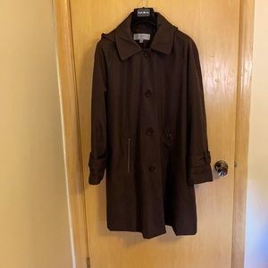 Andrew Marc fall weight rain coat/detachable hood